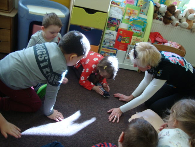 Pierwsza pomoc dla małej Ani