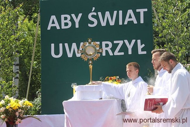 Procesja Bożego Ciała na Jezioranach