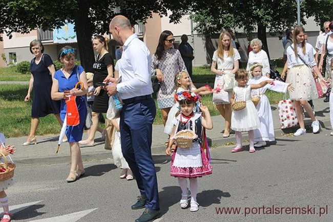 Procesja Bożego Ciała na Jezioranach