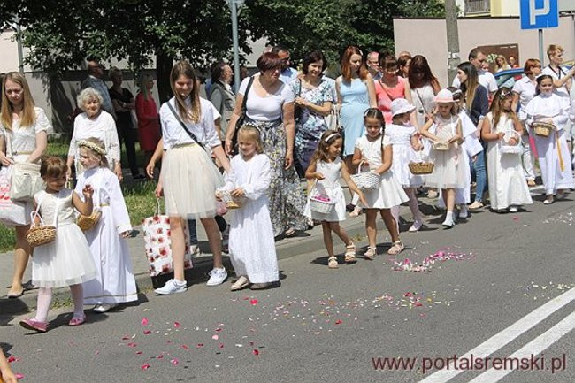 Procesja Bożego Ciała na Jezioranach