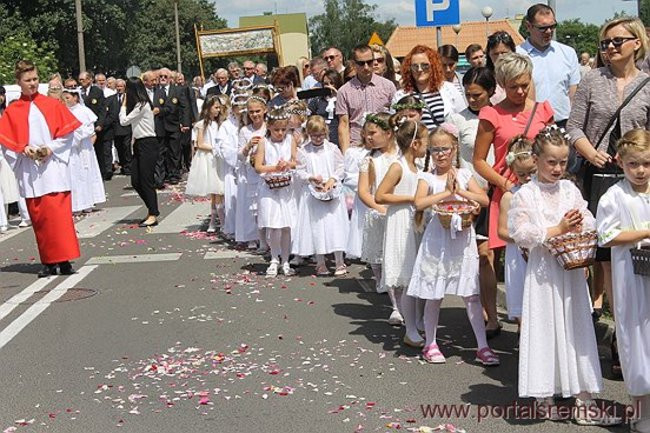 Procesja Bożego Ciała na Jezioranach