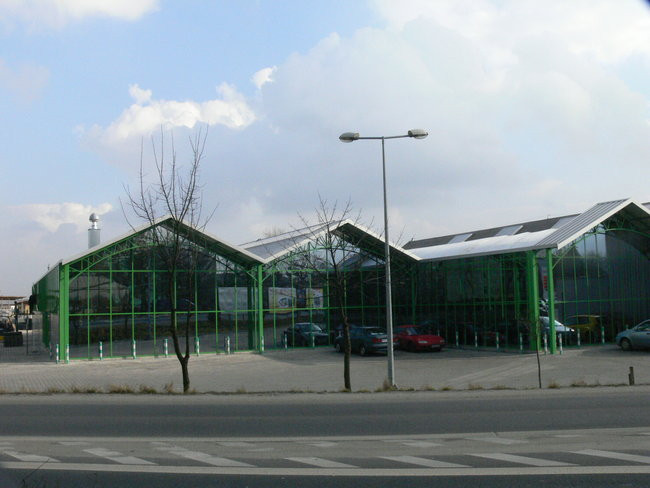 Śremskie Bricomarche jest większe!