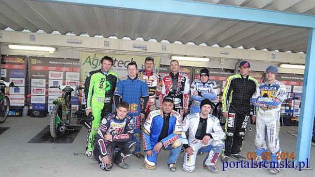 Amatorzy nie zwalniają