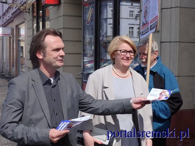 Promocja w cieniu pikiety