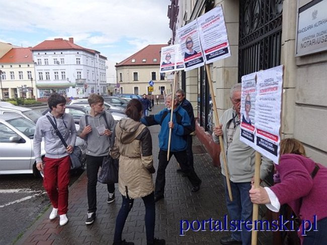 Promocja w cieniu pikiety