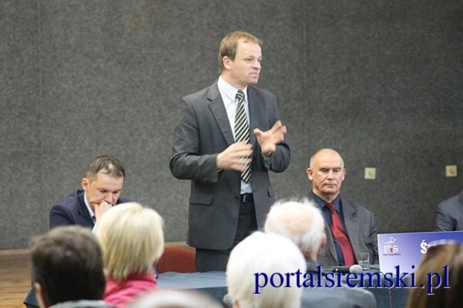 Pokażmy Tuskowi czerwoną kartkę