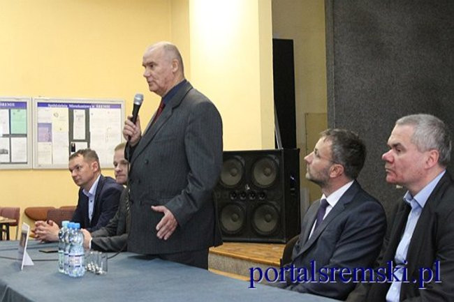 Pokażmy Tuskowi czerwoną kartkę