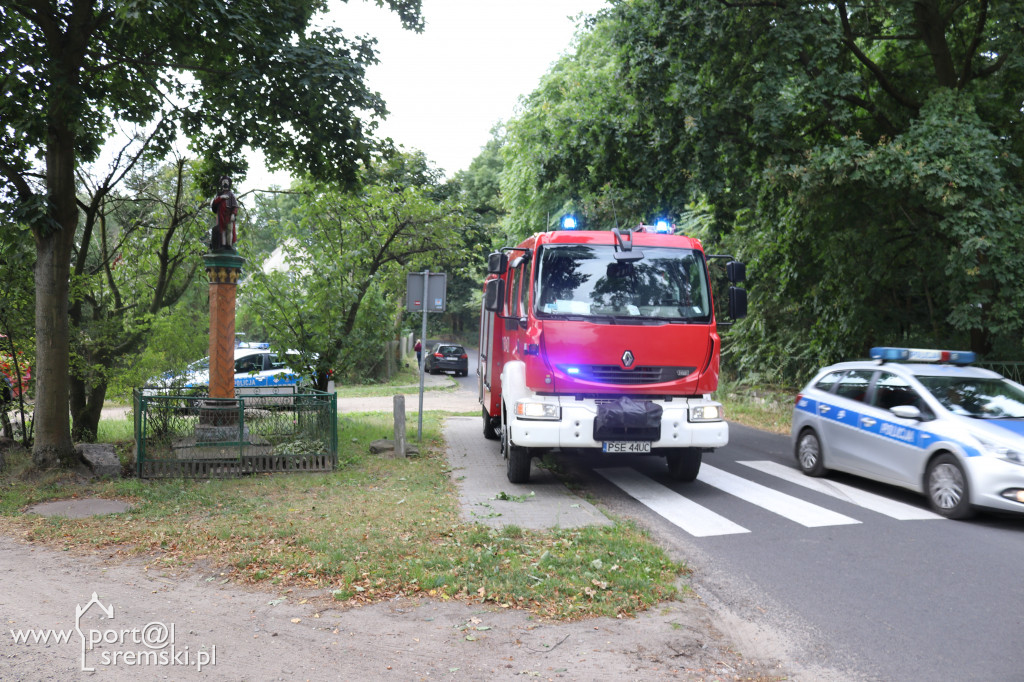 Wypadek Błociszewo - uderzenie w płot.