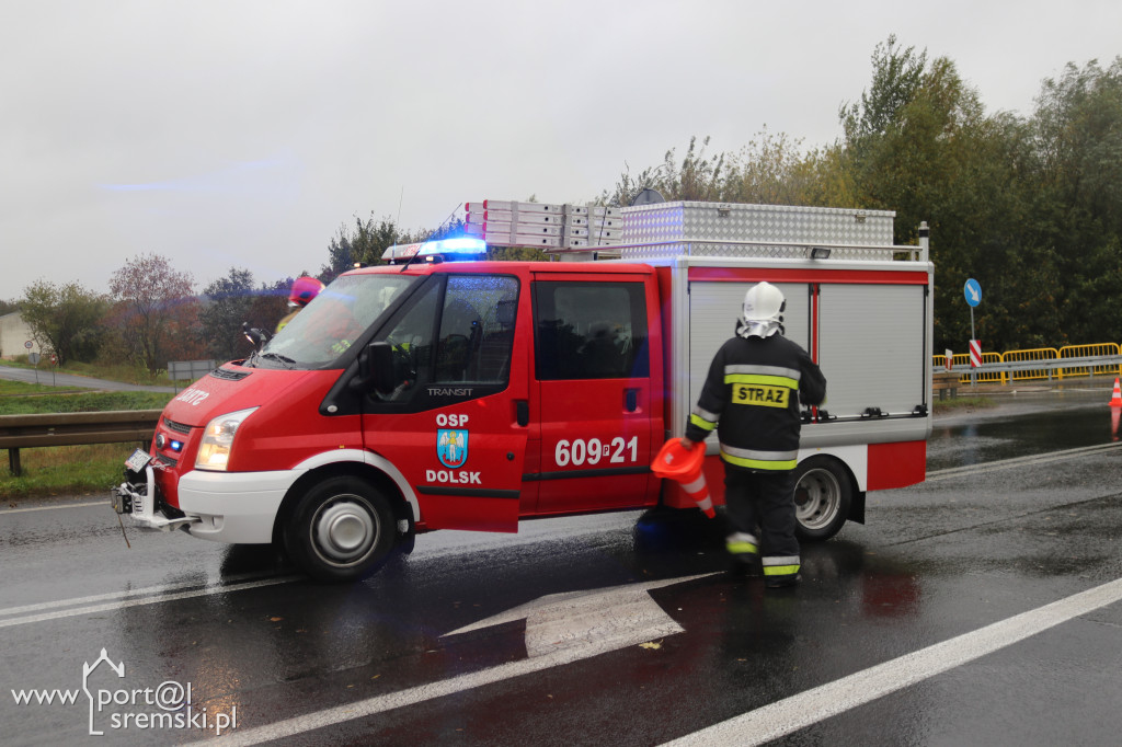 BMW uderzyło w ciężarówkę
