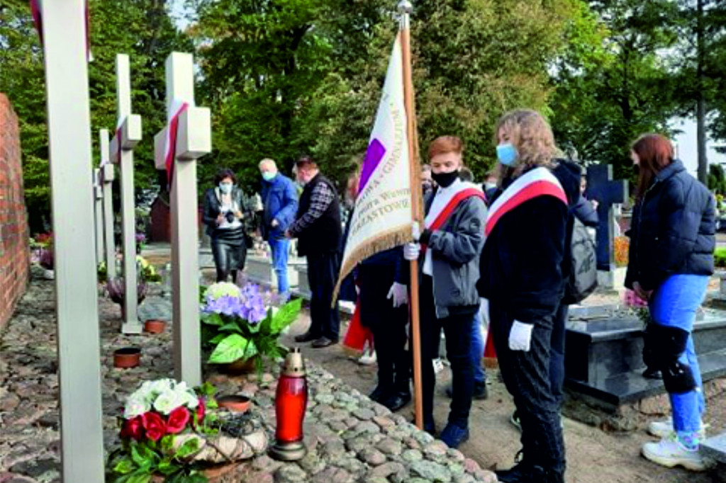 81. rocznica rozstrzelania 17 mieszkańców Ziemi Ksiąskiej i Dolskiej