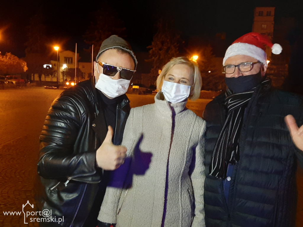 Dolsk. Kolędy na rynku
