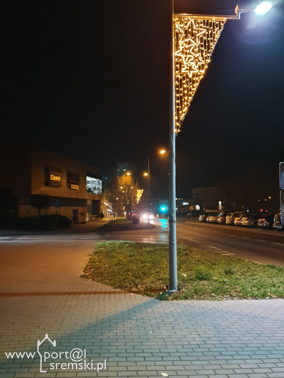 Świąteczne oświetlenie w Śremie
