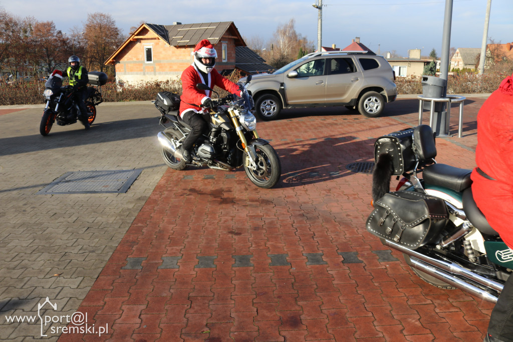 Mikołaje na motorach wspierają Piotra