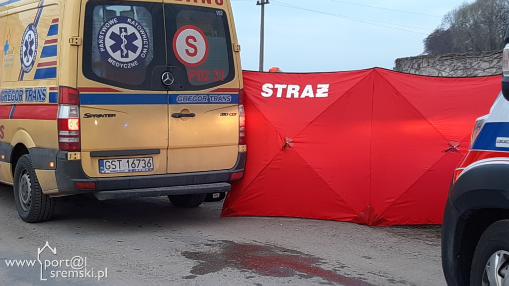 Wypadek na drodze Grabianowo - Marianowo. Samochód uderzył w mur