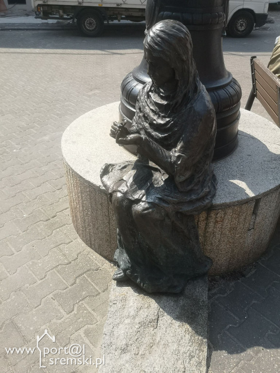Niezwykłe historie Śremu. Odbierz telefon od pomnika i posłuchaj co ma Ci do przekazania