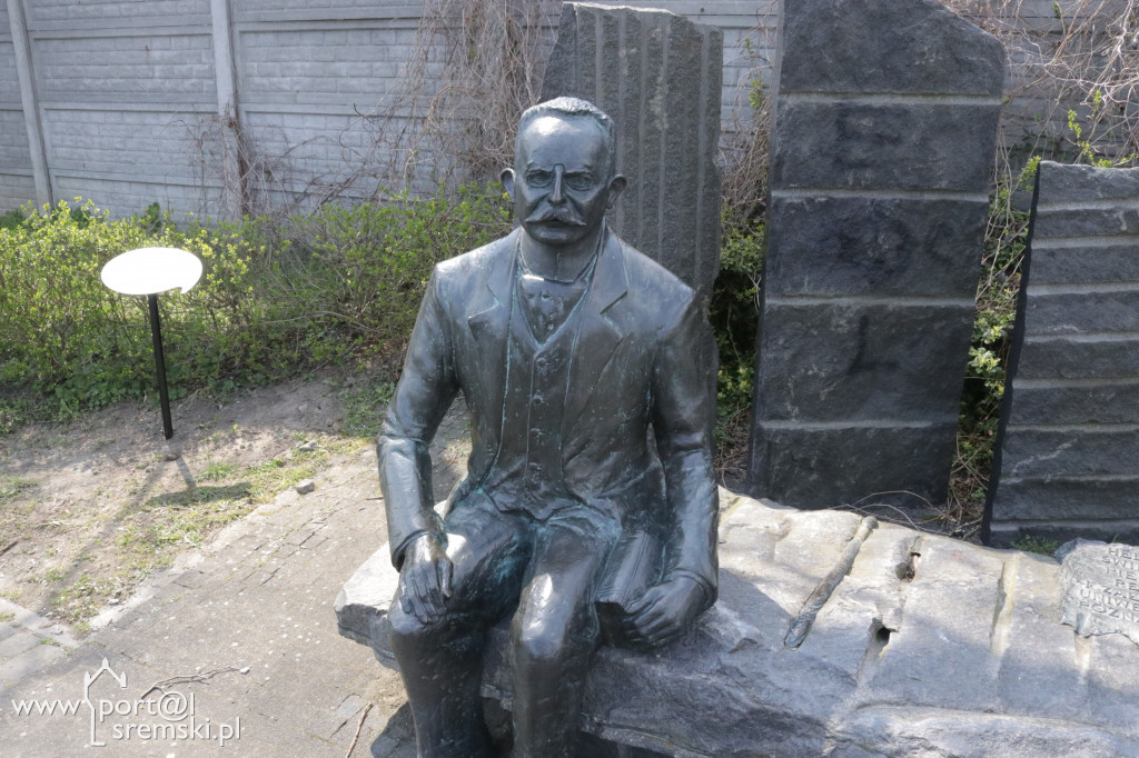 Niezwykłe historie Śremu. Odbierz telefon od pomnika i posłuchaj co ma Ci do przekazania