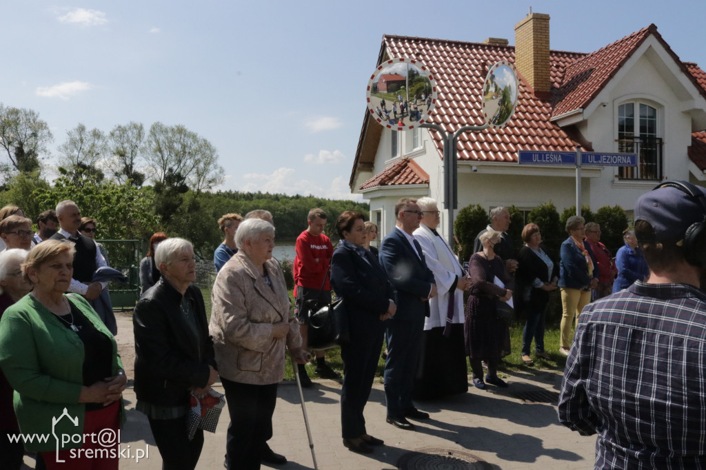 Uroczyste poświęcenie i odsłonięcie figury w Szymanowie z okazji 100. rocznicy