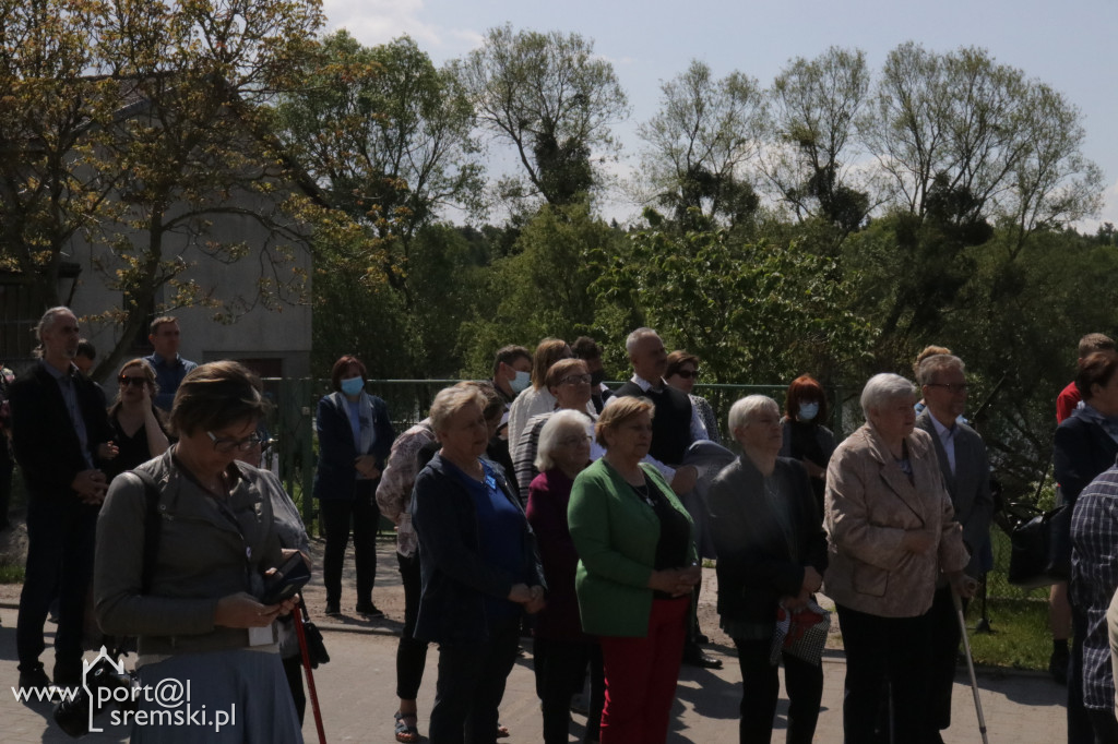 Uroczyste poświęcenie i odsłonięcie figury w Szymanowie z okazji 100. rocznicy