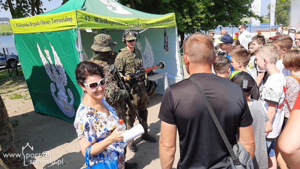 Tak rozpoczęło się spotkanie służb i dzieci odnośnie bezpiecznych wakacji