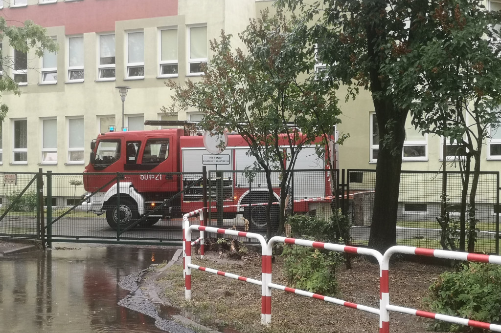 Ulewa zalała budynki, piwnice i ulice. Strażacy mają pełne ręce roboty