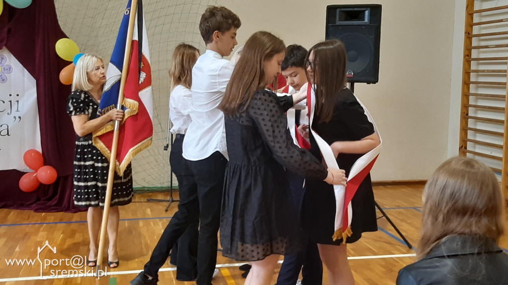Oficjalnie zakończył się rok szkolny 2021. WAKACJE - czas start!