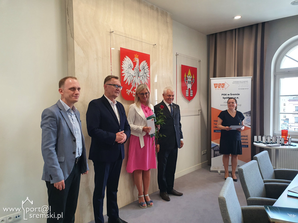 Uroczyste wręczenie medali i dyplomów pracownikom PGK w Śremie