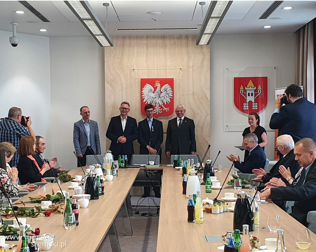 Uroczyste wręczenie medali i dyplomów pracownikom PGK w Śremie