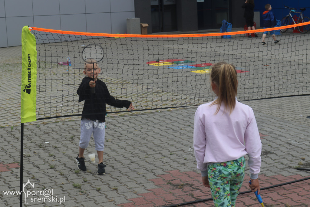 Piątkowe spotkanie z cyklu GRY PODWÓRKOWE w Śremskim Sporcie