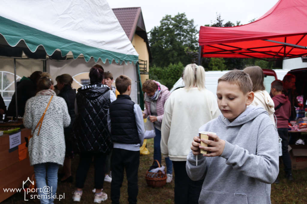 Festyn Rodzinny w Zbrudzewie. Pomimo nieprzychylnej pogody goście bawili się znakomicie