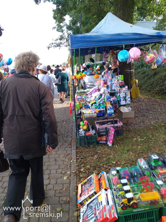 Promenada jak za dawnych lat! Tak w niedzielę bawili się nad rzeką mieszkańcy Śremu