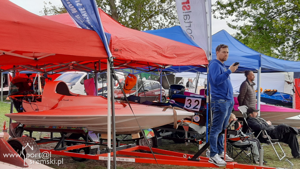Motorowodniacy ścigali się w Rogoźnie