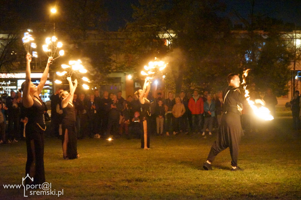Pokaz Ognia z okazji 70-lecia Spółdzielni Mieszkaniowej