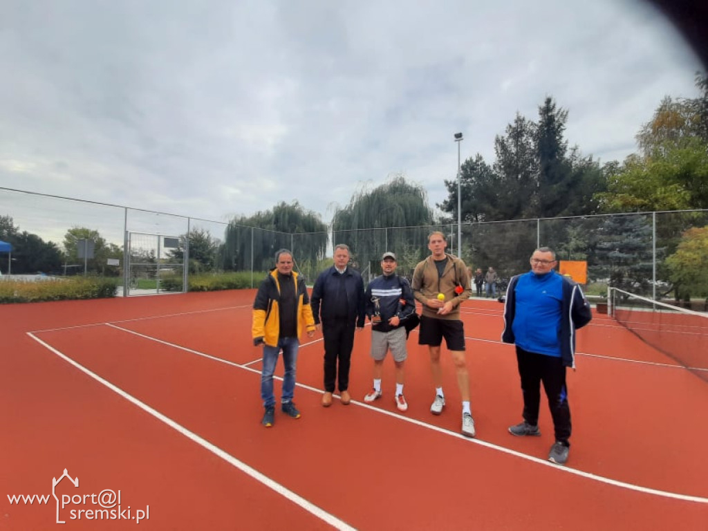 Tenisowe rozgrywki o  puchar Burmistrza