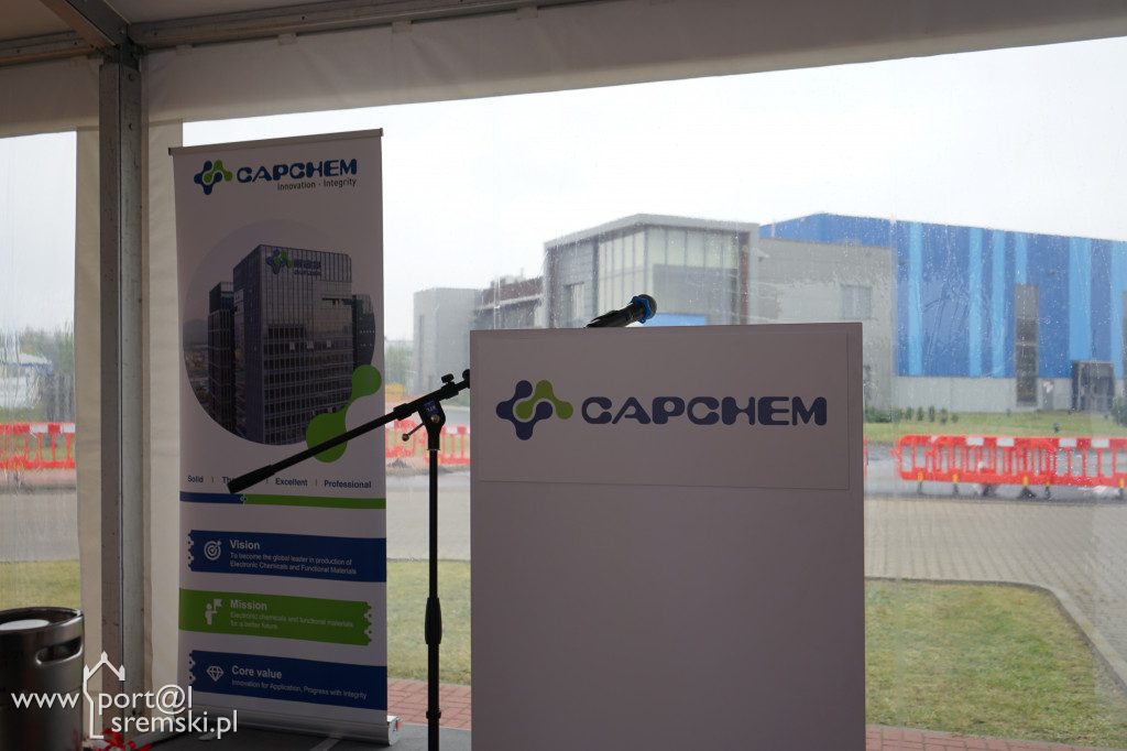 Poświęcenie i wmurowanie kamienia węgielnego - Capchem Śrem