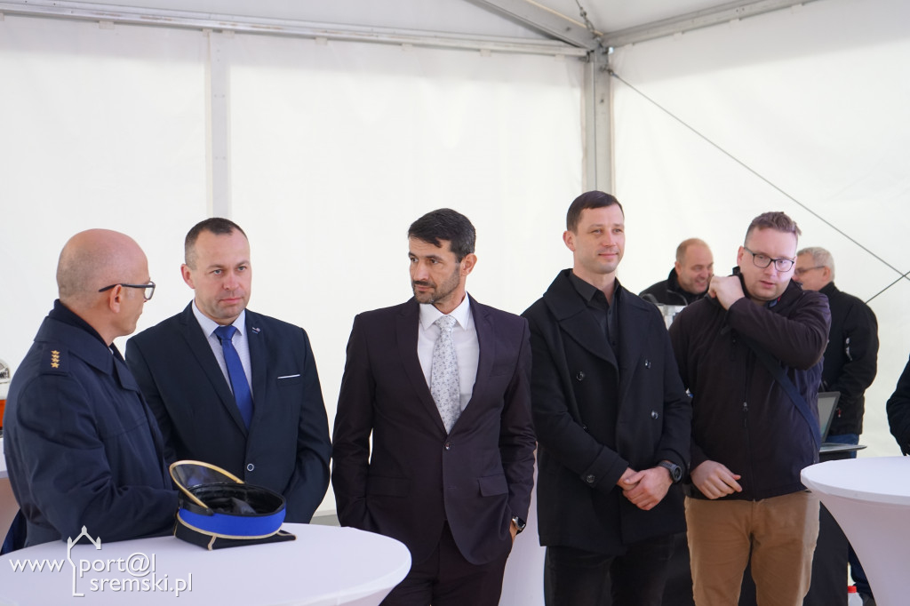 Poświęcenie i wmurowanie kamienia węgielnego - Capchem Śrem