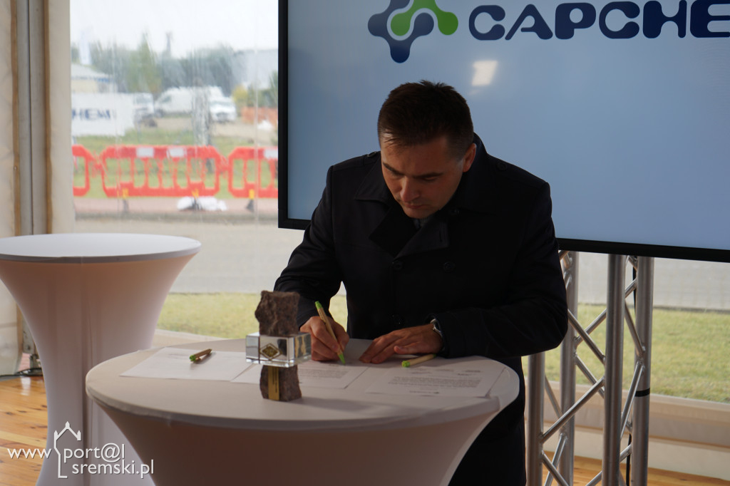 Poświęcenie i wmurowanie kamienia węgielnego - Capchem Śrem
