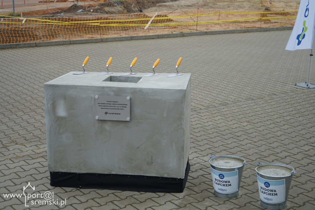 Poświęcenie i wmurowanie kamienia węgielnego - Capchem Śrem