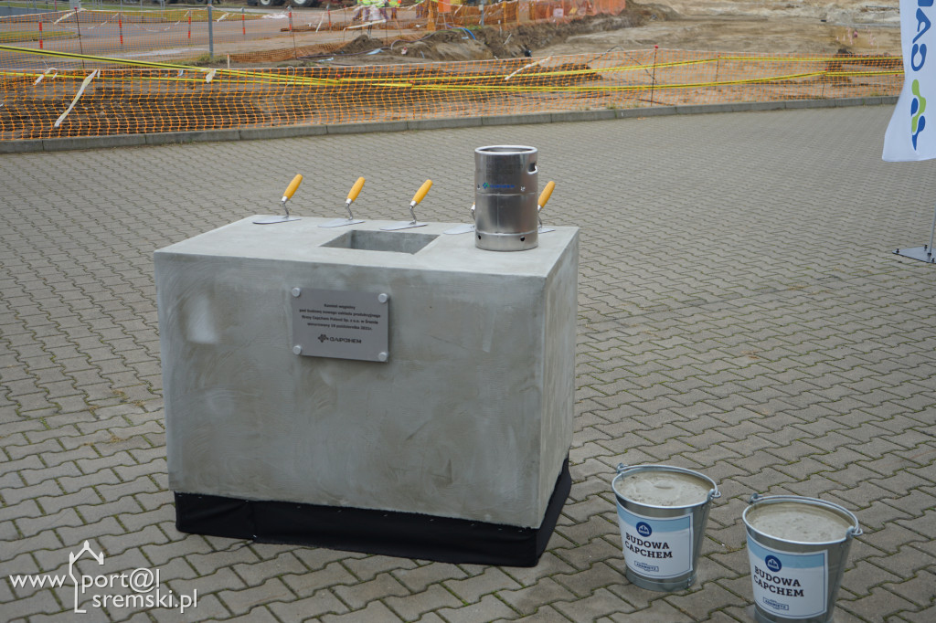 Poświęcenie i wmurowanie kamienia węgielnego - Capchem Śrem