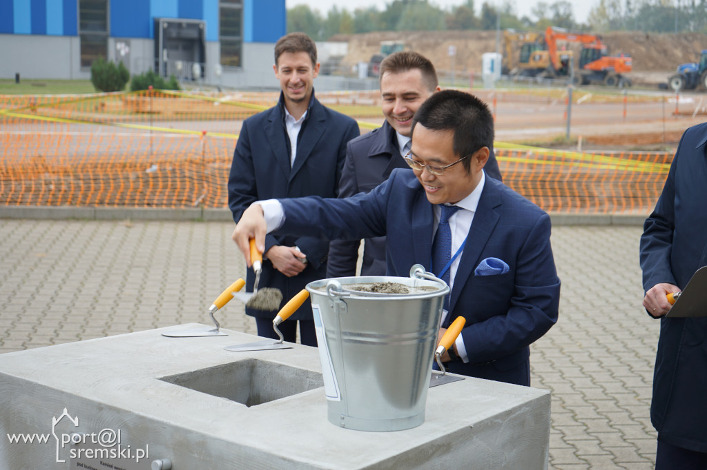 Poświęcenie i wmurowanie kamienia węgielnego - Capchem Śrem