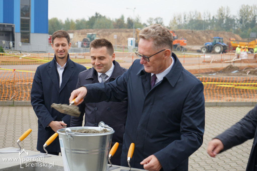 Poświęcenie i wmurowanie kamienia węgielnego - Capchem Śrem