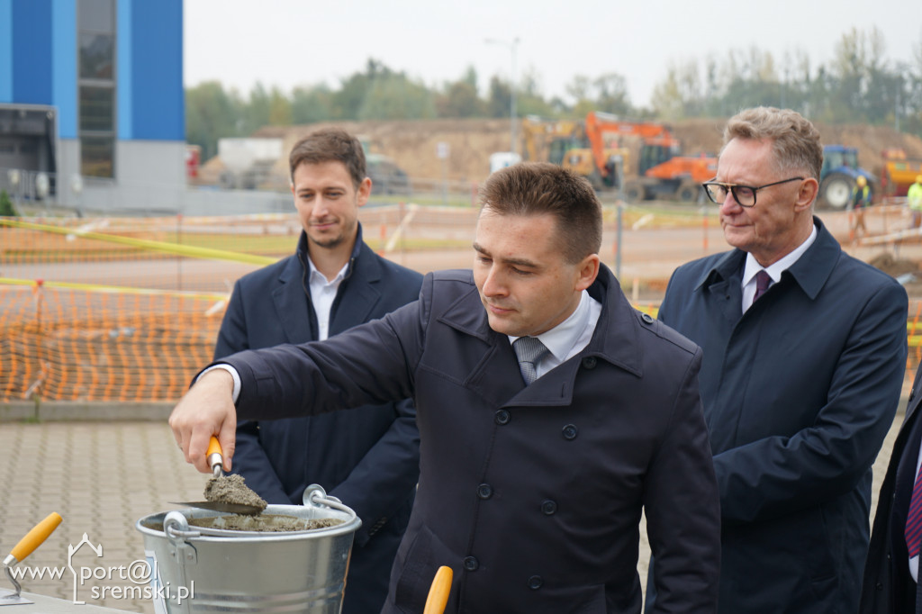 Poświęcenie i wmurowanie kamienia węgielnego - Capchem Śrem