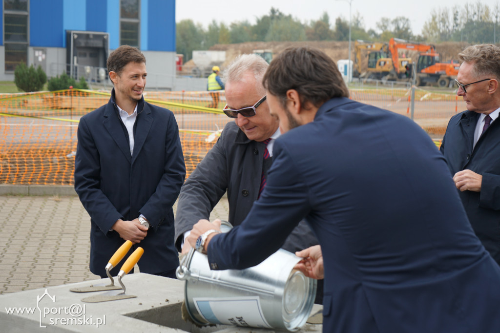 Poświęcenie i wmurowanie kamienia węgielnego - Capchem Śrem