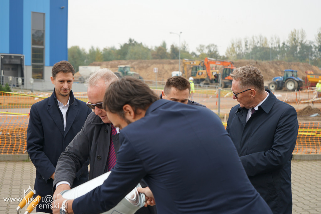Poświęcenie i wmurowanie kamienia węgielnego - Capchem Śrem