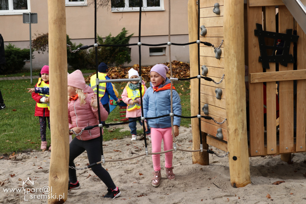 Przedszkolaki dokonały otwarcia nowego placu zabaw w Śremie