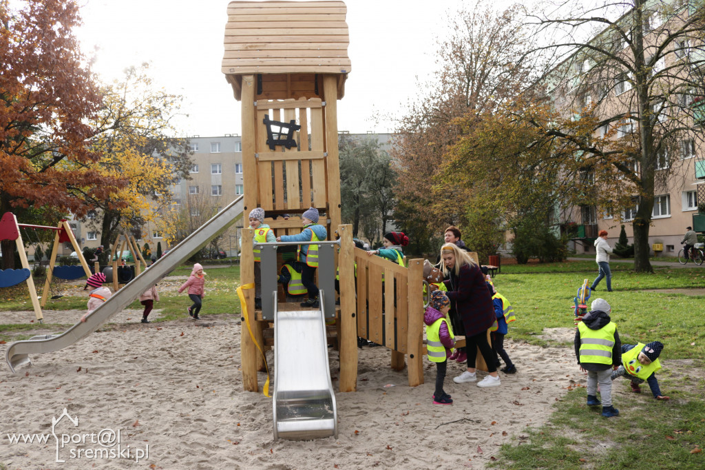 Przedszkolaki dokonały otwarcia nowego placu zabaw w Śremie