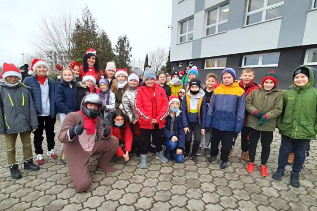 Motomikołaje z ZSP odwiedzili uczniów