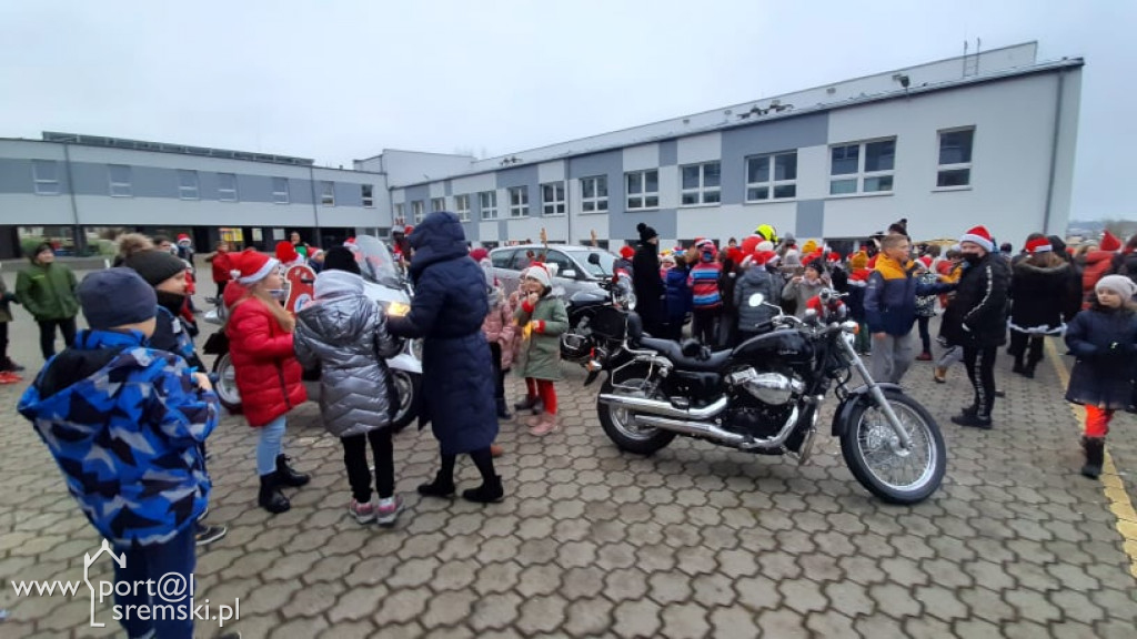 Motomikołaje z ZSP odwiedzili uczniów