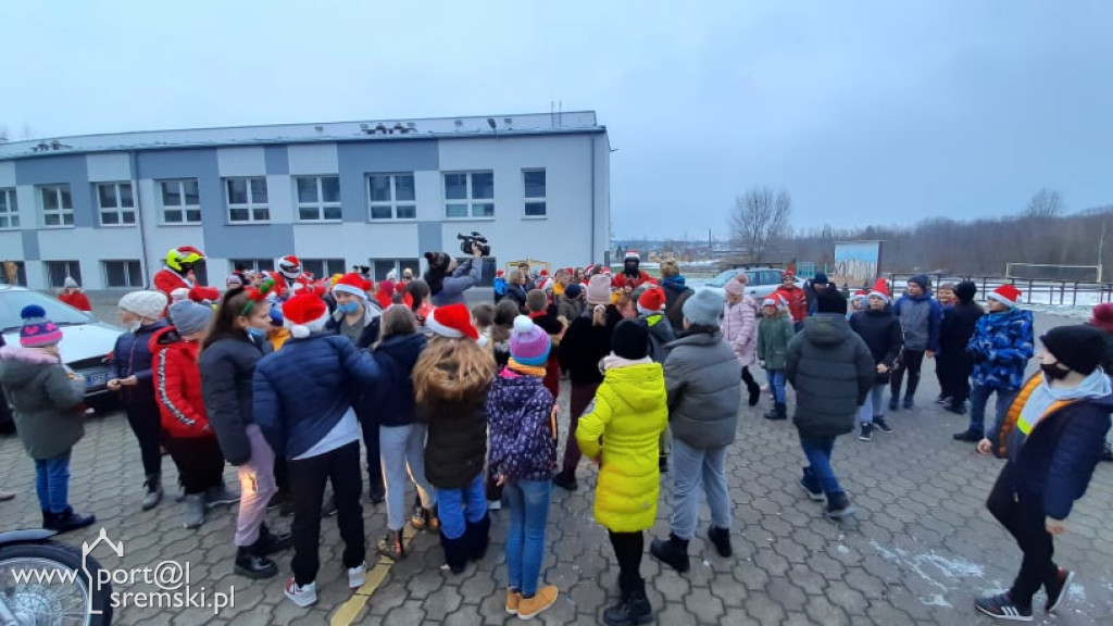 Motomikołaje z ZSP odwiedzili uczniów