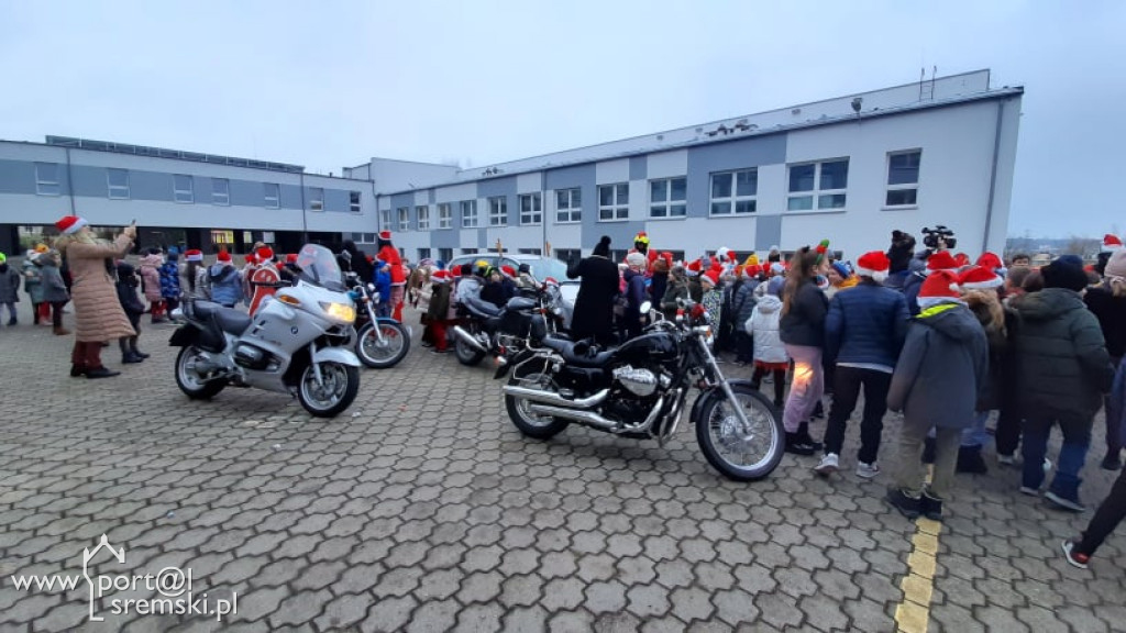 Motomikołaje z ZSP odwiedzili uczniów