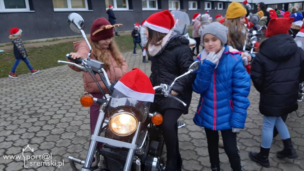 Motomikołaje z ZSP odwiedzili uczniów